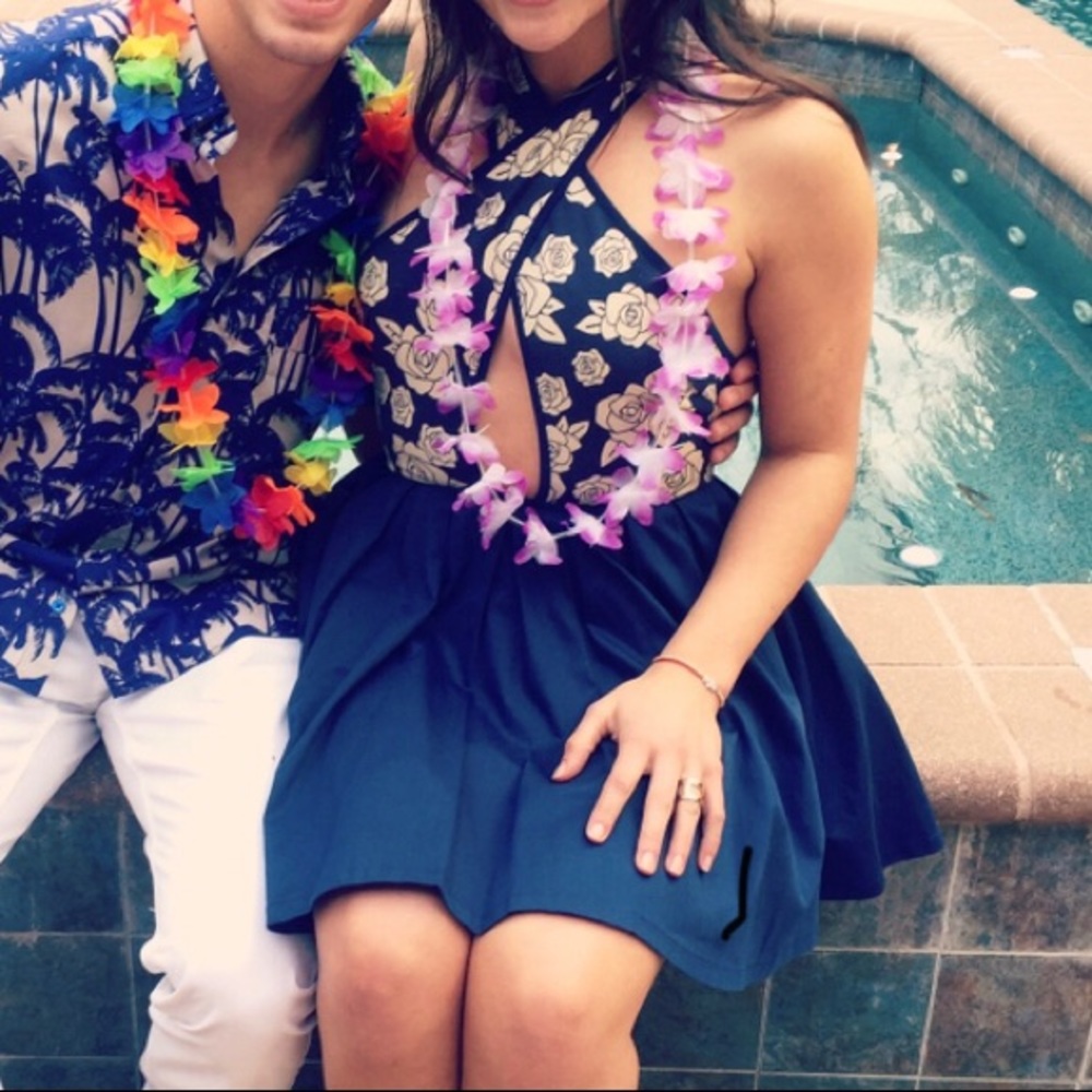 Adorable LF blue floral midi dress